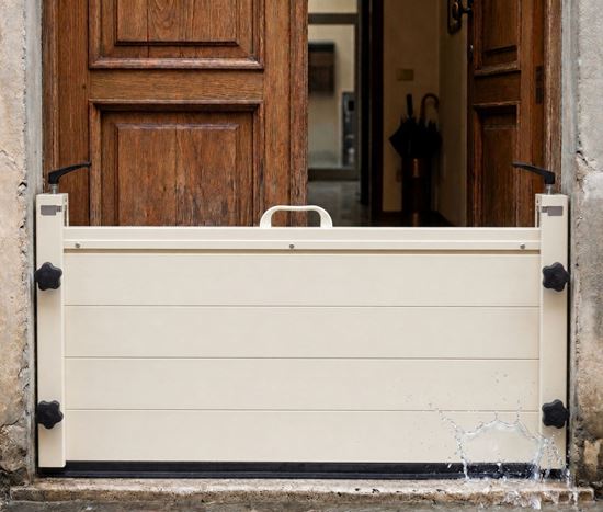 Immagine di Paratia Antiallagamento in Alluminio: Kit "Fai da Te" con Finiture di Design