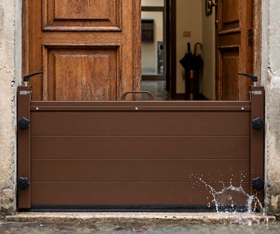 Immagine di Paratia Antiallagamento in Alluminio: Kit "Fai da Te" con Finiture di Design